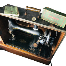 Sewing Machine 1940's Singer 99k Hand Crank Vintage ra