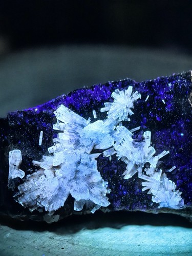 Natural creedite spray crystal - creedite,