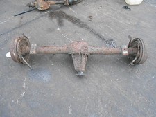 MITSUBISHI SHOGUN MK1 1987 SWB 2.6 MANUAL REAR AXLE DIFF HUBS DRUMS 6 STUD
