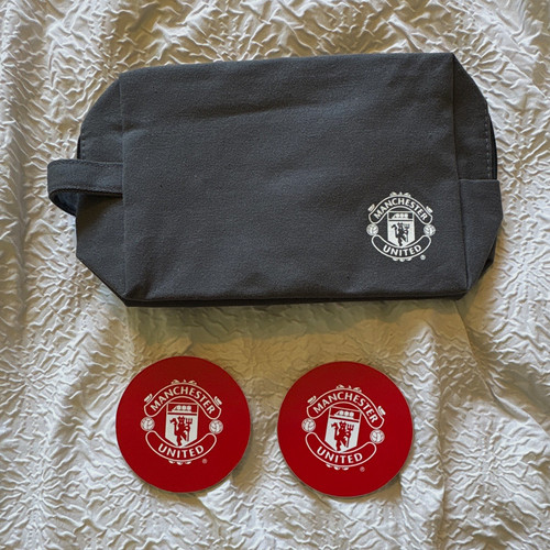 Manchester united wash bag - manchester,