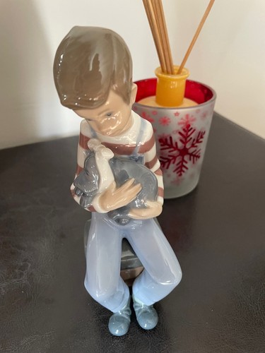 Porcelain figure nao - figure.nao, by