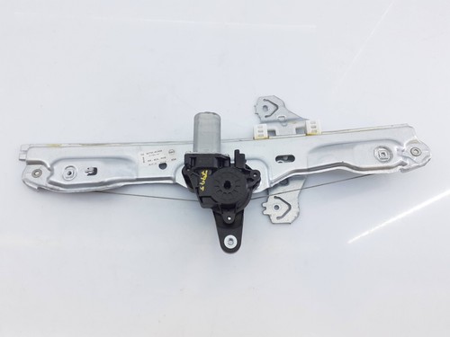 827004ea0a rear right window - rear,