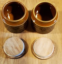 HORNSEA HEIRLOOM POTTERY CANISTERS / STORAGE JARS WITH LIDS. VINTAGE 1970s.  X2.