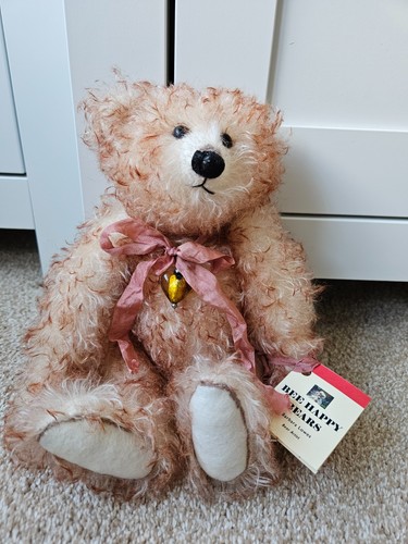 Bee happy bears - bears, "bertie"
