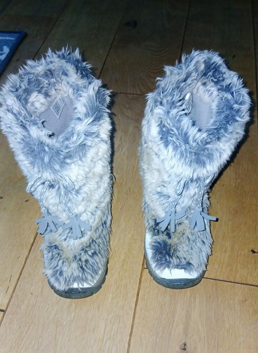 Snow boots next size 3 - snow, 3.