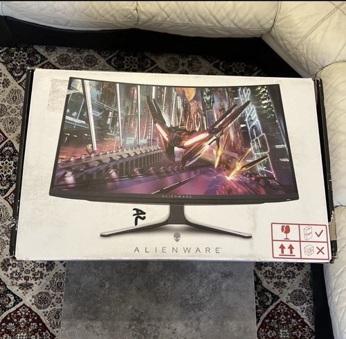 Alienware 32in uhd curved - 32in,
