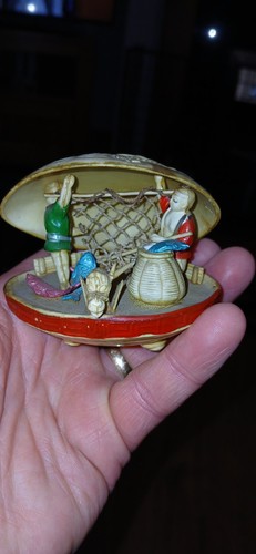 Vintage celluloid clam shell - vintage,
