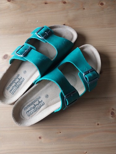 Moshula cork bed - cork, sandals
