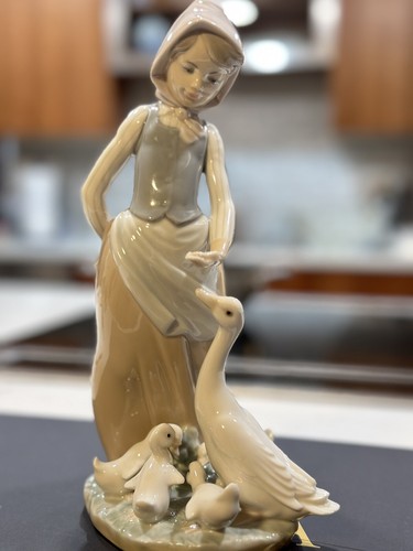 Lladro girl feeding geese - lladro girl,