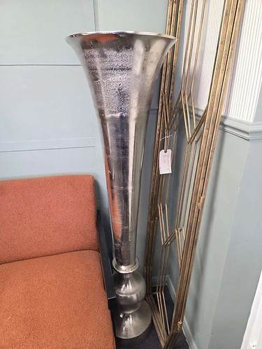Romano giant trumpet vase - giant,