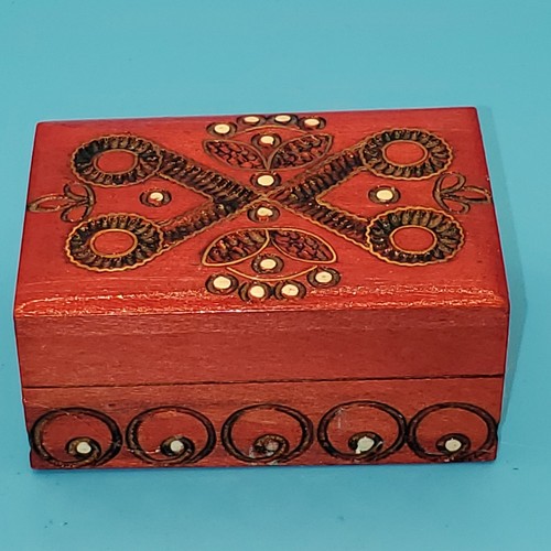 Small wooden jewellery trinket - small,