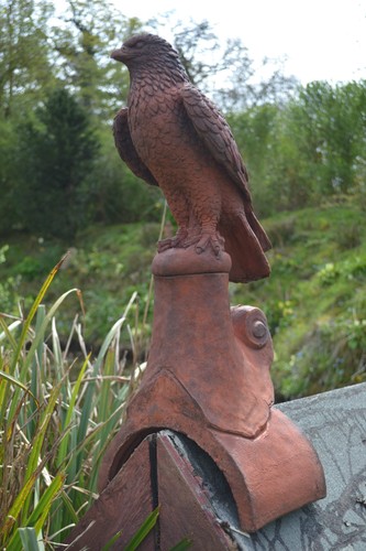 Hawk half round roof - hawk, finial