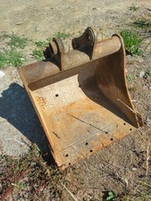 Hanix 60cm 24" Mini Digger Excavator Bucket 5 tonne ? machine