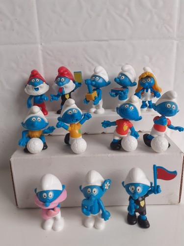 Kinder surprise toys smurfs - toys,