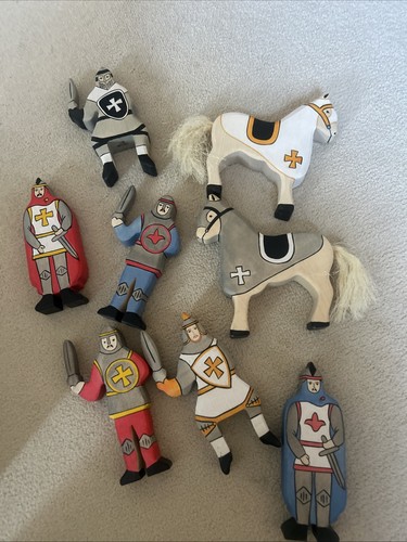 Holztiger knights and horses - knights,