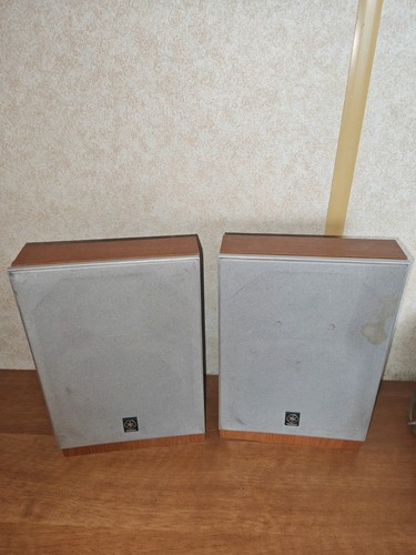 Yamaha speakers wood casing - wood,