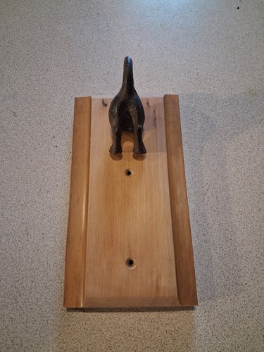 Cast iron dogs bottom - cast,