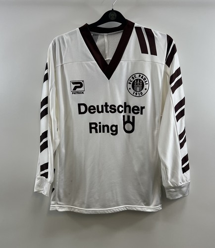 Pauli home football - st,
