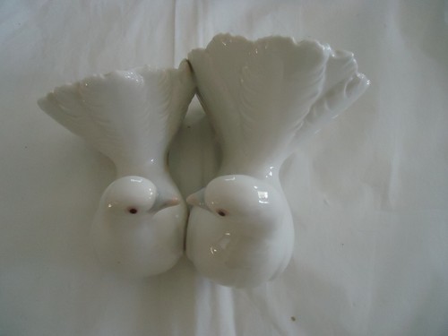 Lladro kissing doves - lladro, "kissing