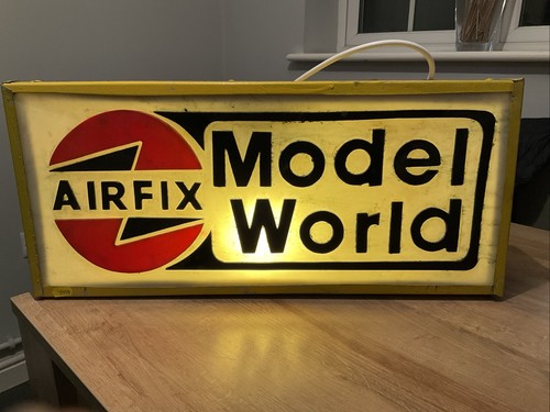 Vintage airfix model world - model,