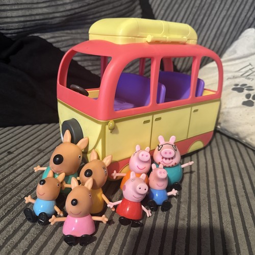 Peppa pig visits australia - pig,