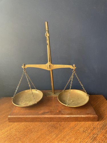 Vintage brass avery justice - brass,