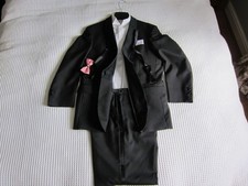 Hugo James Full Dinner Suite