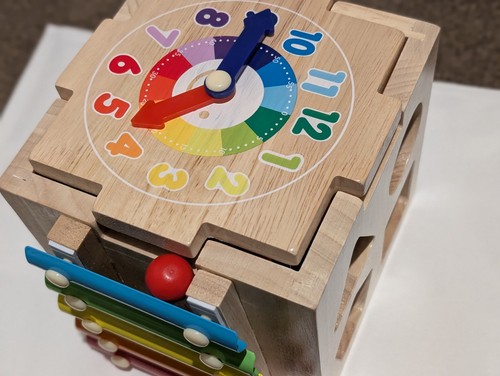 Wooden activity cube in 1 - 8,