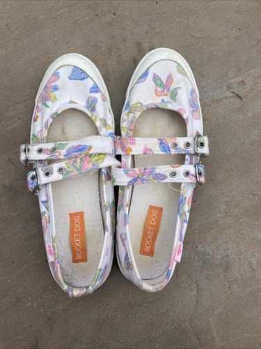 Womens flat plimsoles - flat,