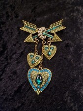 Green / Turquoise Heart And Arrow Rhinestone Brooch 