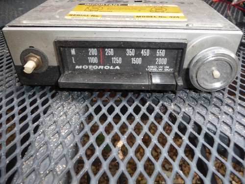 Motorola 424 car radio player - 424,