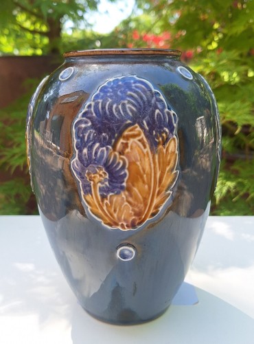 Antique royal doulton - royal, lambeth