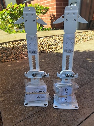 Stelrad floor standing feet - standing,