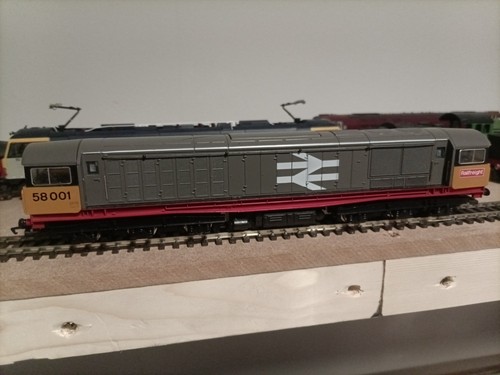 Hornby r250 class co - hornby,