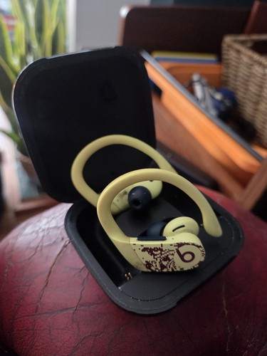 Powerbeats pro earbuds - powerbeats,