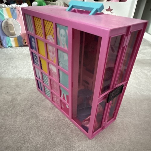 Barbie pink fold out wardrobe - pink, fold-out