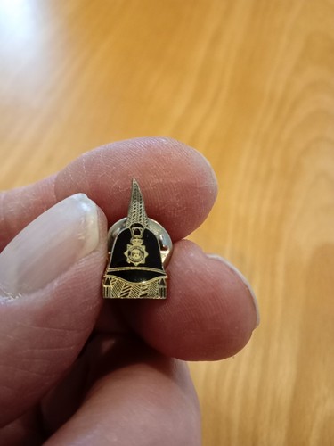 Police helmet tie pin - helmet,