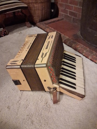 Hohner student cream brown - cream,