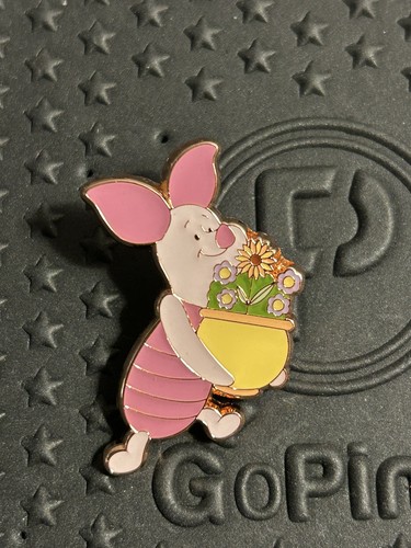 Piglet winnie the pooh - winnie,
