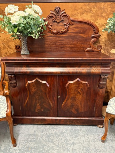 Beautiful carved victorian - beautiful,