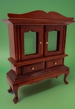 Dolls House furniture Queen