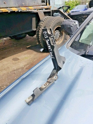 Saab drivers bonnet hinge - 93,