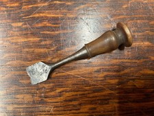 Boxwood Handled Buttonhole Chisel