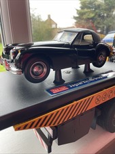 Boxed 1/18 Sun Star Jaguar