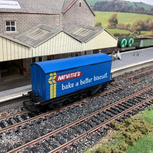 Hornby r727 gauge mcvities - hornby,