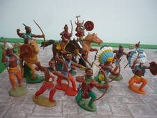 BRITAINS SWOPPET  INDIANS  TOY
