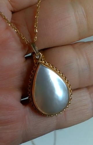 Hallmarked vintage 9ct - hallmarked, yellow