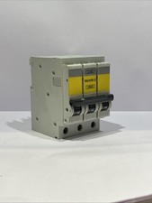 SQUARE D 1000 C32 3pole MCB