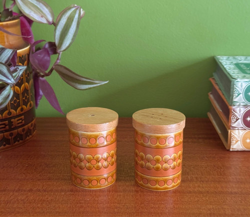 Hornsea saffron pottery - saffron, &