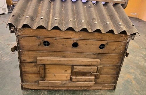 Chalet hen house chicken - hen,